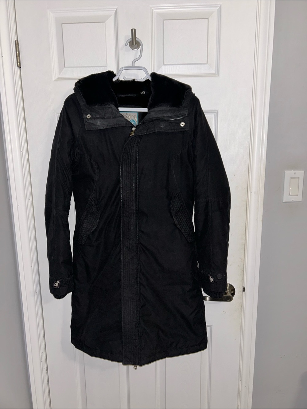TNA Black Fur-Lined Winter Coat – Size Small